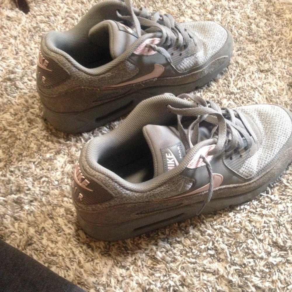 nike airs